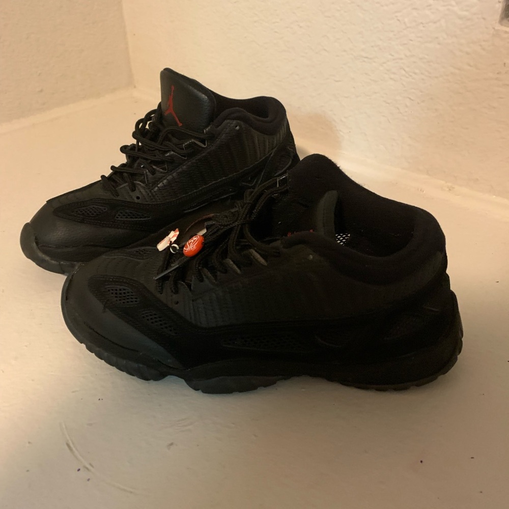 Jordan 11’s Referee low